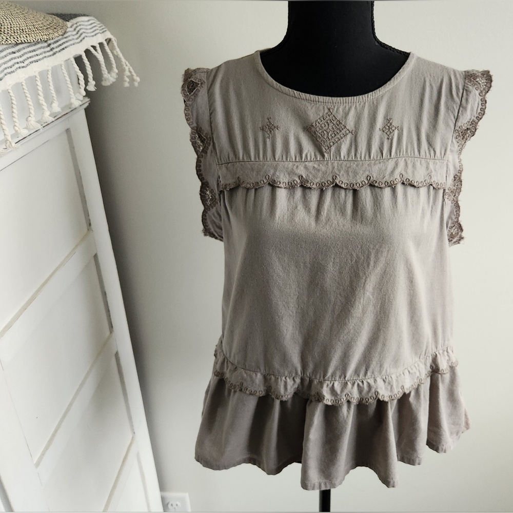 LUCKY BRAND SLEEVELESS TOP WITH EMBROIDERED AND RUFFLE DETAILS